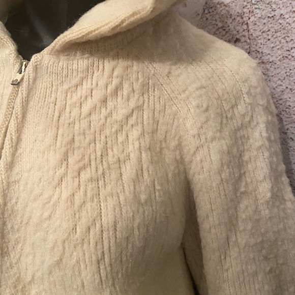 Eider Knit Vintage Wool Bell Shaped Coat from Iceland - Picture 3 of 7